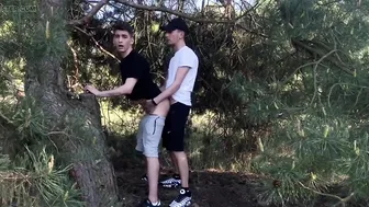 Amateur Twinks Fuck Bareback in the Woods
