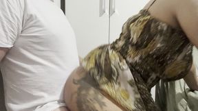 quando vi ele de pau duro nem tirei o vestido ja fui sentando no pau dele