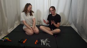 Saskia & Mia - Who blows better?!