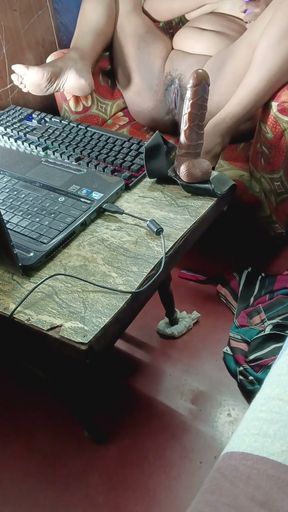 Enjoying alone hot girl   Clip 1