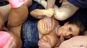 Raw &mdash;  unprotected &mdash;  group sex with middle-aged German woman Susi and enthusiasts