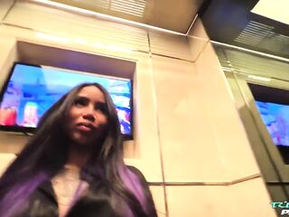 Hawt Tatted Thai Floozy Treats BWC To Her Taut Pussy