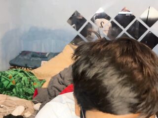 jugando con un sextoy, en castidad