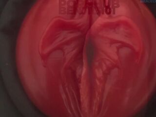 Je baise sa chatte rouge remplie de sperme fleshlight