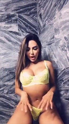 Lela Star Naughty Solo: Anal Plug &amp; Pussy Play