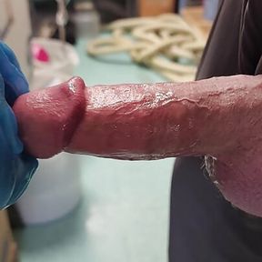 Big throbbing mushroom tipped Italian cock fucking alien pussy sex toy