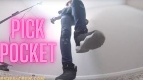 Giantess Crew- Mirandha – Pickpocket
