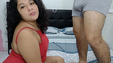 Amo follar muy duro mientras me miran como follo, y que me llenen la cara de leche