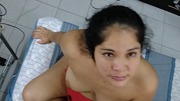 Amo follar muy duro mientras me miran como follo, y que me llenen la cara de leche