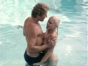 Kinky and sexy blondie bitch with nice shape gets drilled