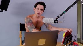 NextDoorOriginals - Muscle stroking huge stiffy