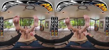 VIRTUAL PORN - Tutoring Leana Lovings In VR