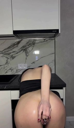 VIP onlyfans babe gets naked for free