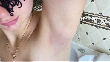 Epilation of hairy armpits with an epilator! Depilation!