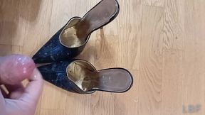Mega load injected into the hooker heels
