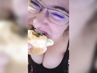 Big bazookas and a burger!