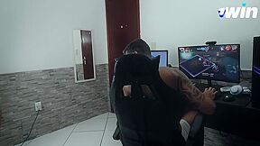 Amateur played xxx porn after nerd smacked cunny.