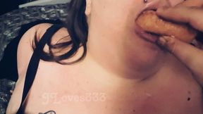 Jloves makes fan dream come true he hand feeds her and plays with all her jelly rolls