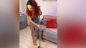 o amigo do meu marido foi em casa cobrar ele e me fudeu gostoso