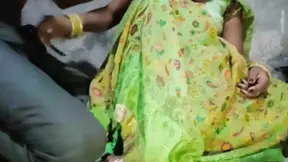 Bihari Desi Bhabhi Chodwati Hai Apne Chote Dewar Ka Body Dekhke (Hindi Audio)