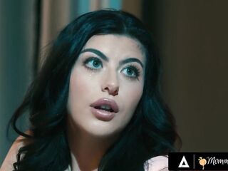 MOM'S BEAUTY - Shocked River Lynn Caught Stepmom Annie King Below Bestie Cutie Ritchie's Blanket