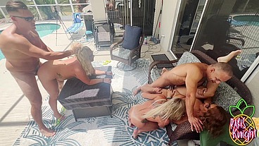 Swinger pool party