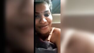 Trichy college bimbos showing her titties into movie call (part:two)