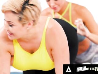 WITHOUT THE FAMILY - 18yo Vanna Bardot Bangs With Her Hawt Stepmom Ryan Keely During Yoga Session