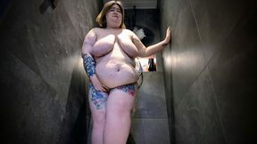 Shhhh! Very early morning pee desperation stand up pee with BBW Daisy