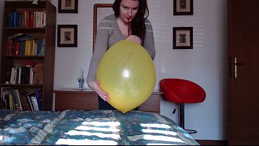 BIG YELLOW LOONER: Nicoletta�s High-Pressure Game on Latex