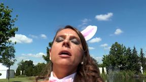 Hot babe with huge boobs does anal fuck outdoor