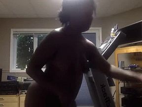 Woman with a big ass enjoys exercising in the nude