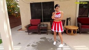 cheerleader coach sushii xhyvette wetting her panties