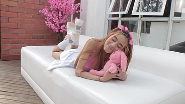 Behind The Scenes MICHELLE ANDERSON - LITTLE CHLOE LTP312
