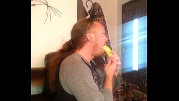 Banana deepthroat