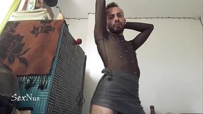 Baile caliente con falda