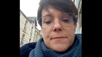 j&#039_arrive dans la rue o&ugrave_ je dois visiter l&#039_appartement ... je vois au loin un ...