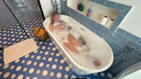 Sexy blonde babe was masturbating in the bathtub!