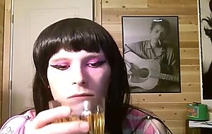 Tgirl enjoys her pee