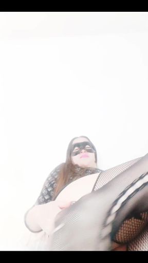 I Love Showing off My Huge Cameltoe and Having Men Want to Fuck Me.