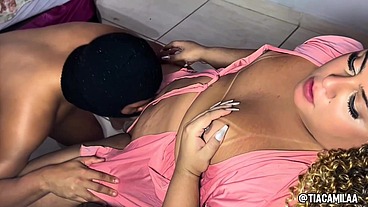 Fiz o passivo novinho de minha putinha - Tia Camila