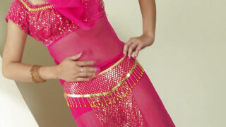 Orientální amatérská kotě hluboko v krku s obrovským penisem a poté dostane do zadku tvrdý výstřik s chaotickým výstřikem