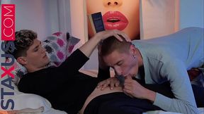 STAXUS :: - I discover my friend masturbating and I can'_t help but help him. HOT SITUATION!