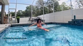 Beginner Mermaid training class by Carissa starring Melody Mynx