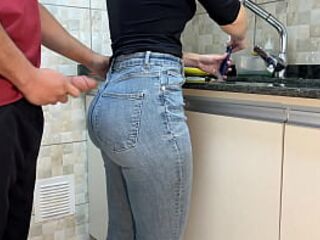 wshing dishes and getting cum