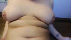BBW-Amateurin mit dicken Titten bekommt einen Muschi-Creampie