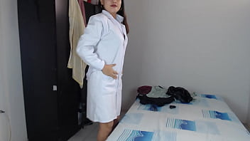 Que rica doctora, quiero ir a su consultorio