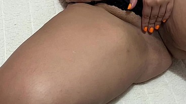 Madrastra Muestra su hermoso culo antes de recibir una buena verga