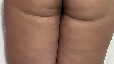 Madrastra Muestra su hermoso culo antes de recibir una buena verga