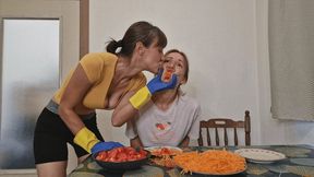 Messy Feeding